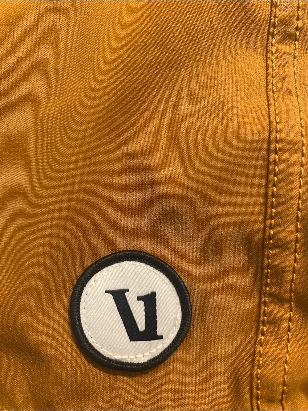Vuori Kore Shorts Mens Orange Turmeric 7 Inseam Lined Elastic Waist Athletic L